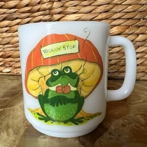 Vintage Frog & Mushroom Milkglass Mug